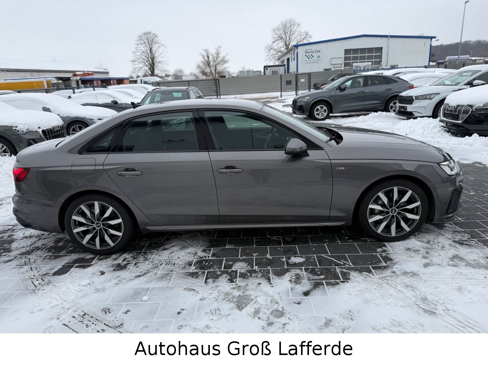 Audi A4 Lim. 40 TDI quattro S line RFK Navi SHZ 8 fac