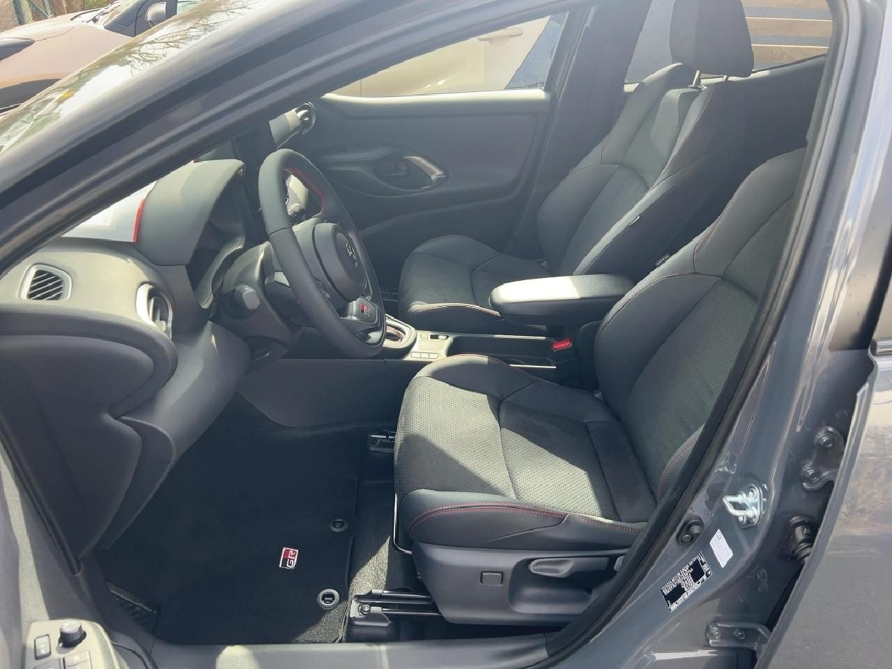 Toyota Yaris 1,5 Hybrid GR Sport *HUD *JBL*RCAM *PDC*