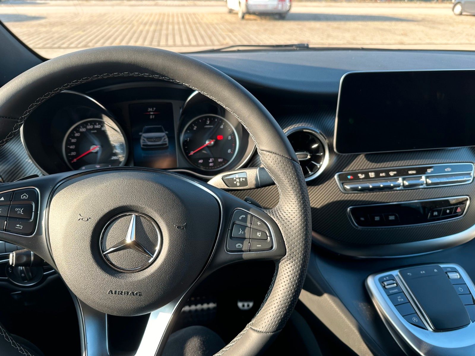 Mercedes-Benz V 220 d - Samsaru's Car Outlet