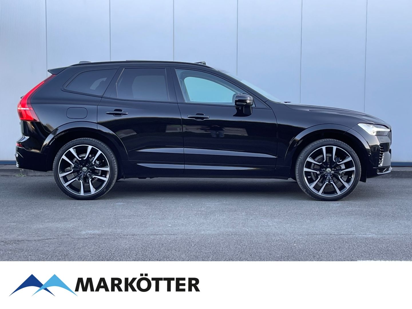 Volvo XC60 T8 AWD Recharge Ultimate Dark - Samsaru's Car Outlet