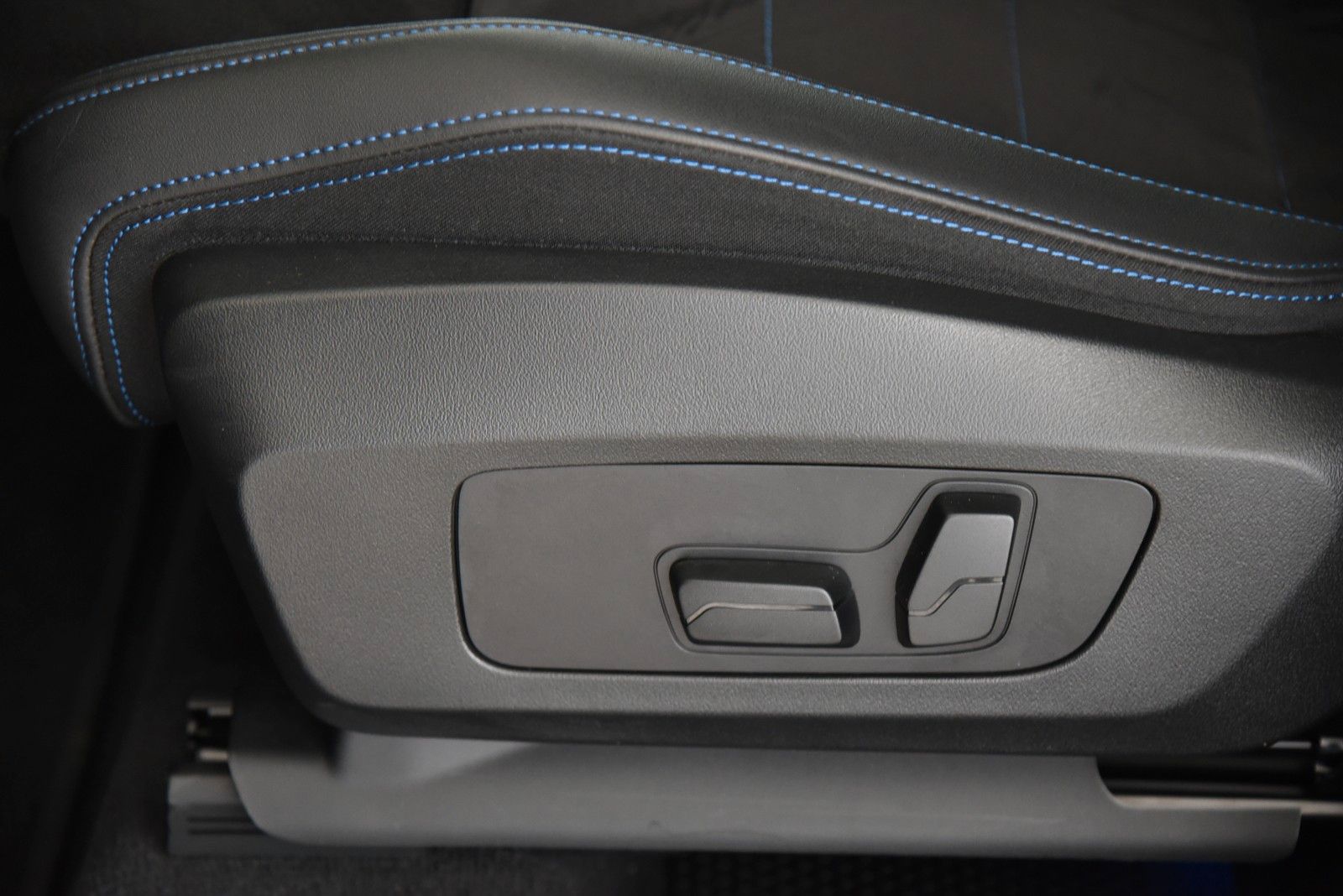 BMW X1 xDrive23d M Sportpaket - Samsaru's Car Outlet