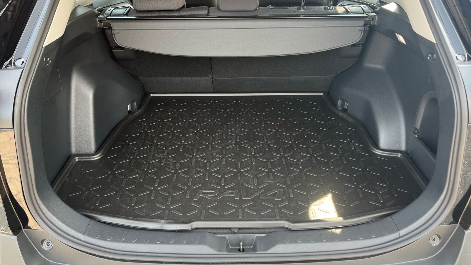 Toyota RAV 4 Hybrid 4x4 Team D AHK 1.650kg MwSt.