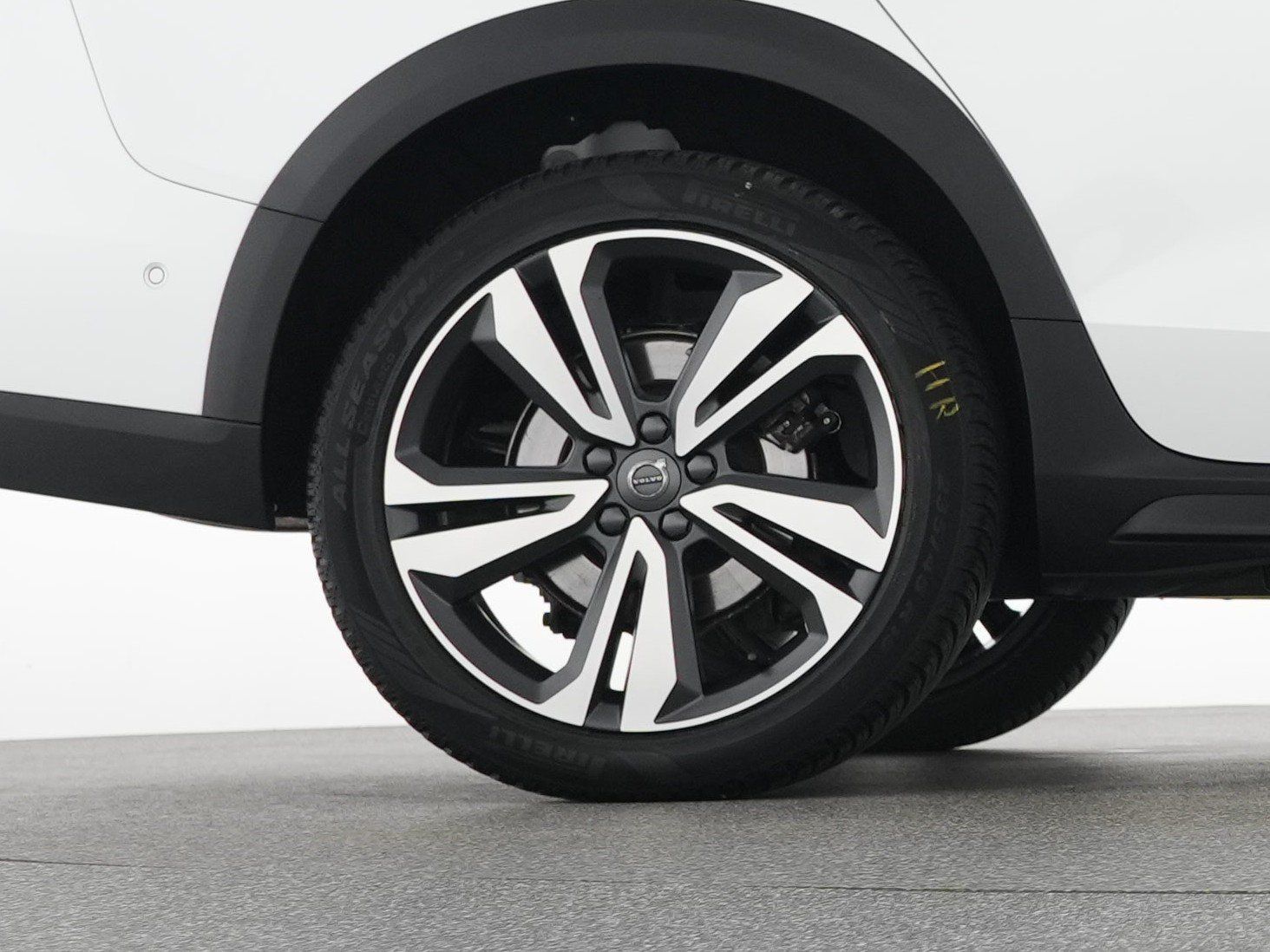 Volvo V60 CC B4 AWD Ultimate SONDERFINANZIERUNG 1,99%*