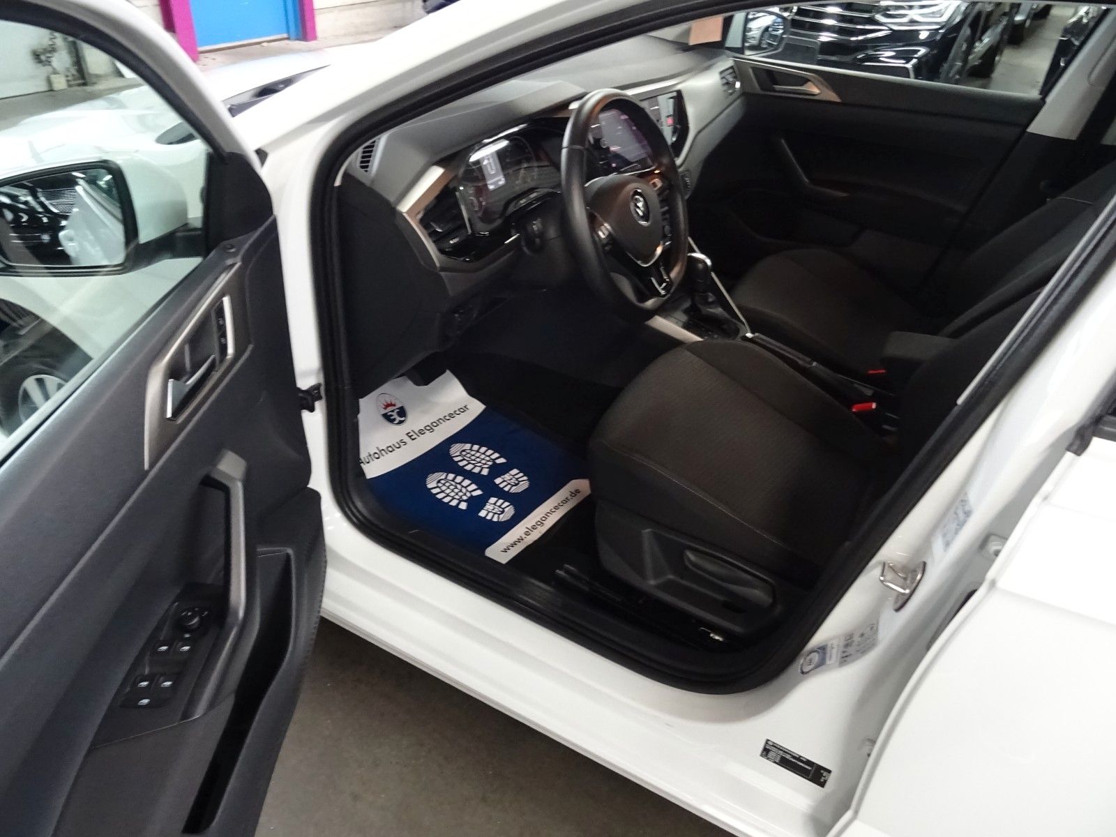 Volkswagen POLO 1.0 TSI Comfortline - Samsaru's Car Outlet
