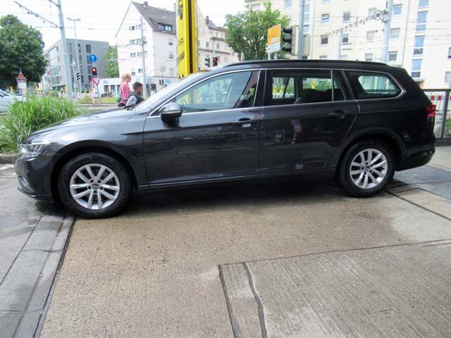 Volkswagen Passat Variant 2.0TDI DSG - Samsaru's Car Outlet