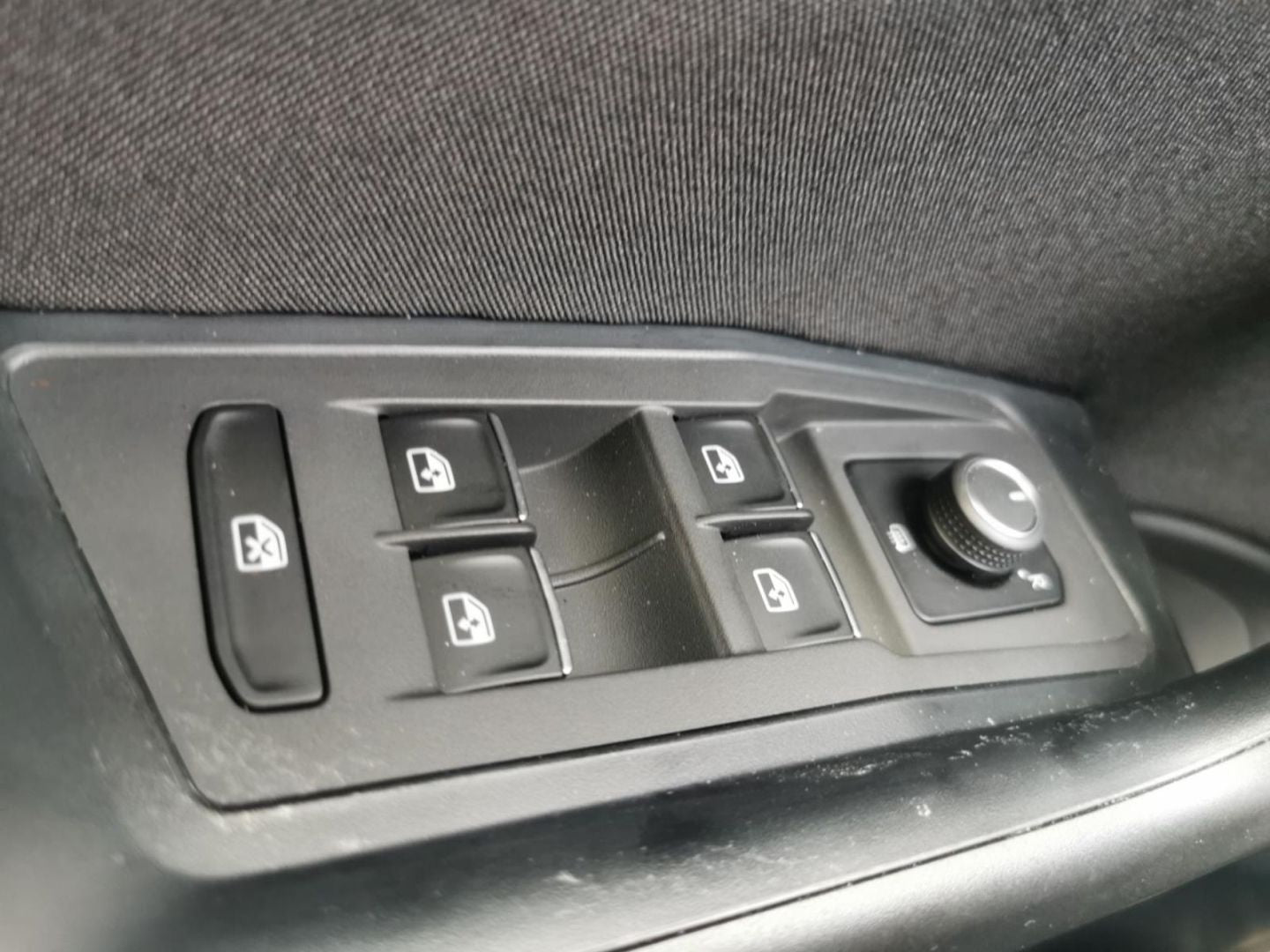 Volkswagen T-Roc Active 1.5 TSI DSG - Samsaru's Car Outlet