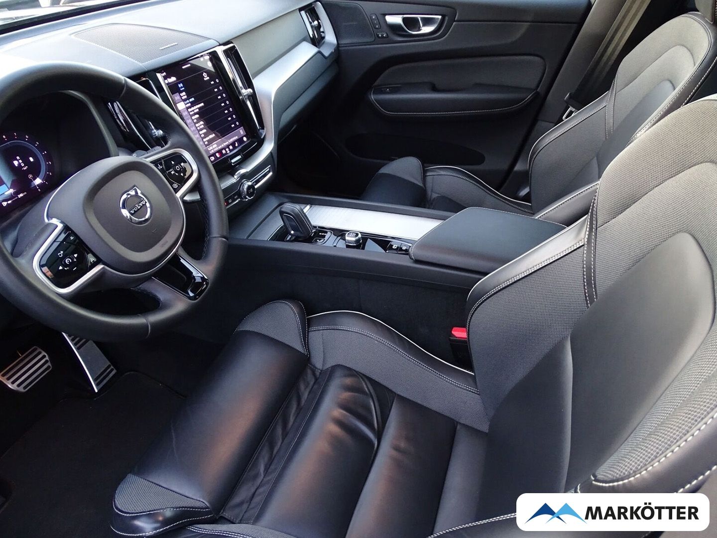 Volvo XC60 R Design AWD ACC/AHK/RFK/STHZ/LEDER