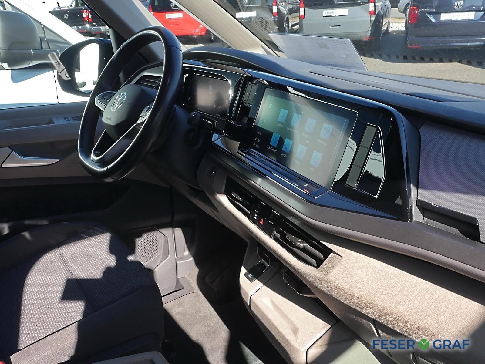 Volkswagen T7 Multivan 2.0 TDI - Samsaru's Car Outlet