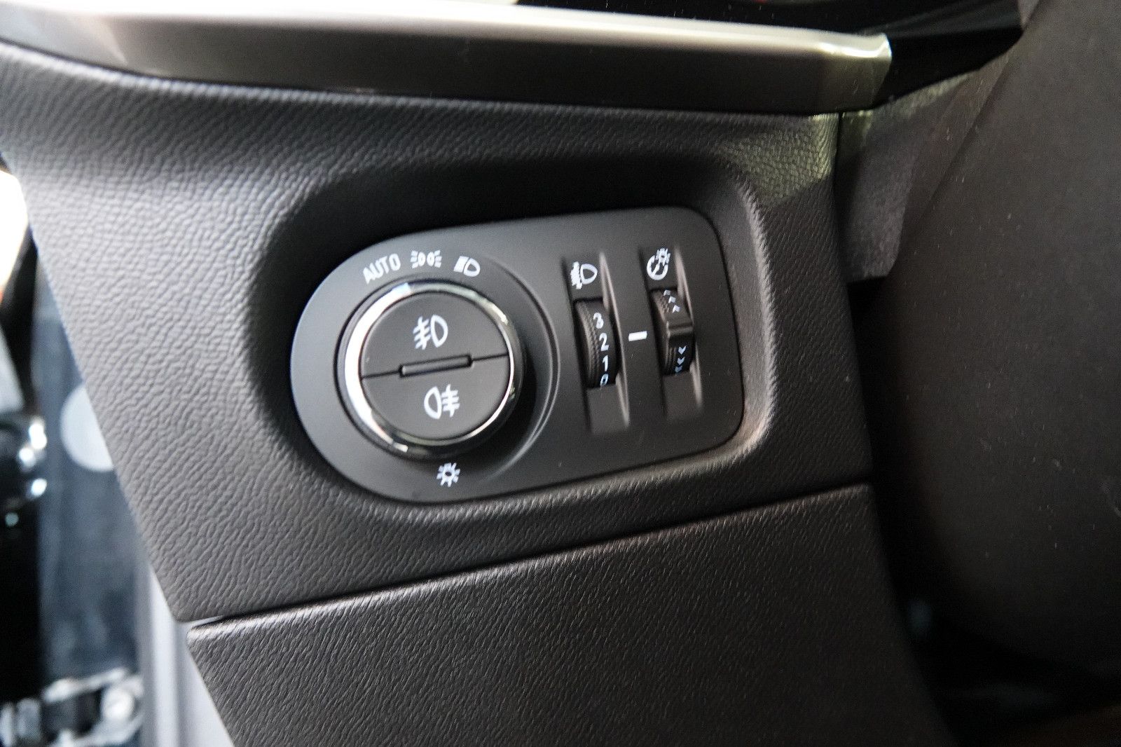 Opel Mokka Elegance - Samsaru's Car Outlet