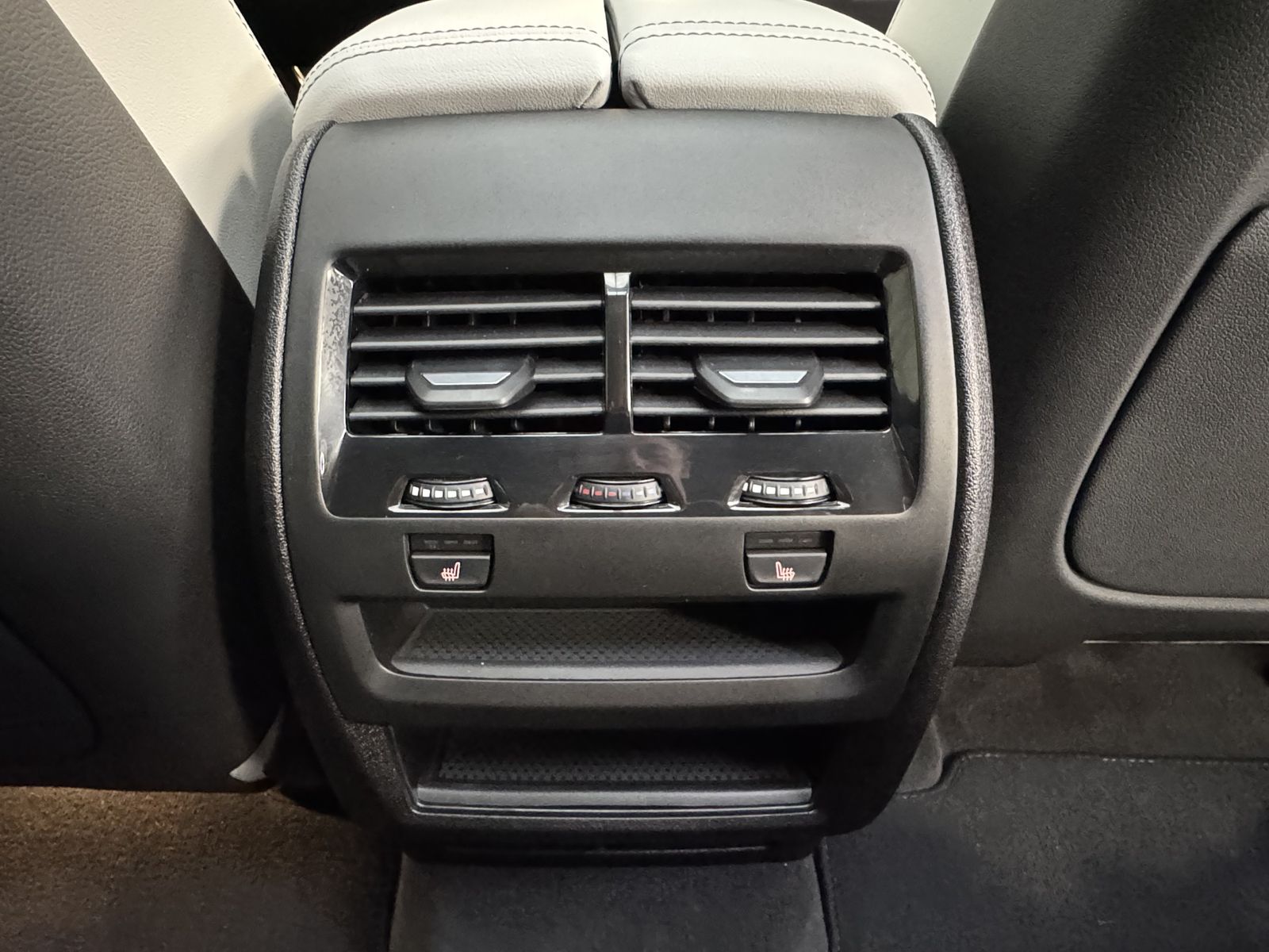BMW X6 xDrive30d M Sport Pro AHK Pano Sitzlüft. ACC