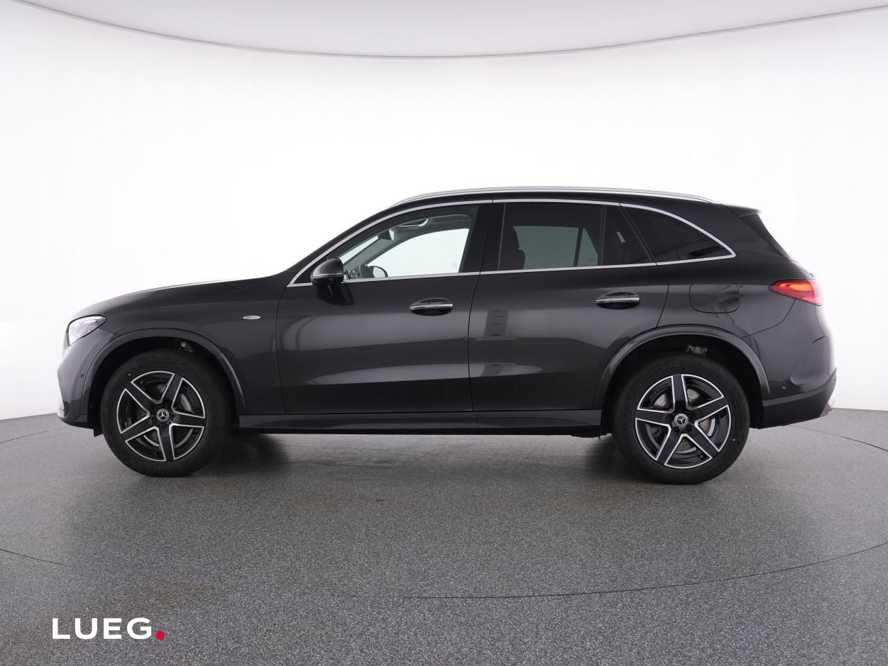 Mercedes-Benz GLC 300 e 4M AMG+HUD+PANO+KEYLESS+AHK+DIG.LIGHT+