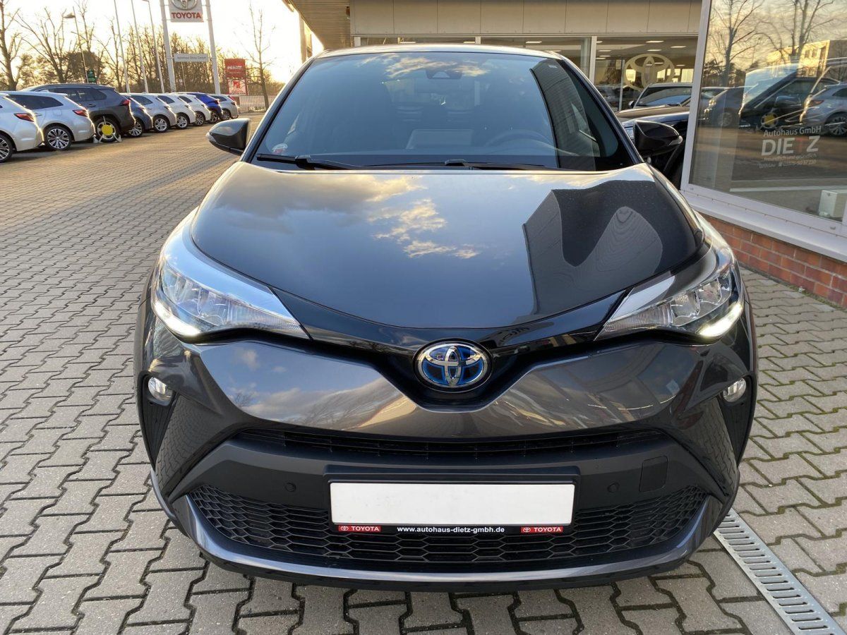 Toyota C-HR 2.0 Hybrid - Samsaru's Car Outlet