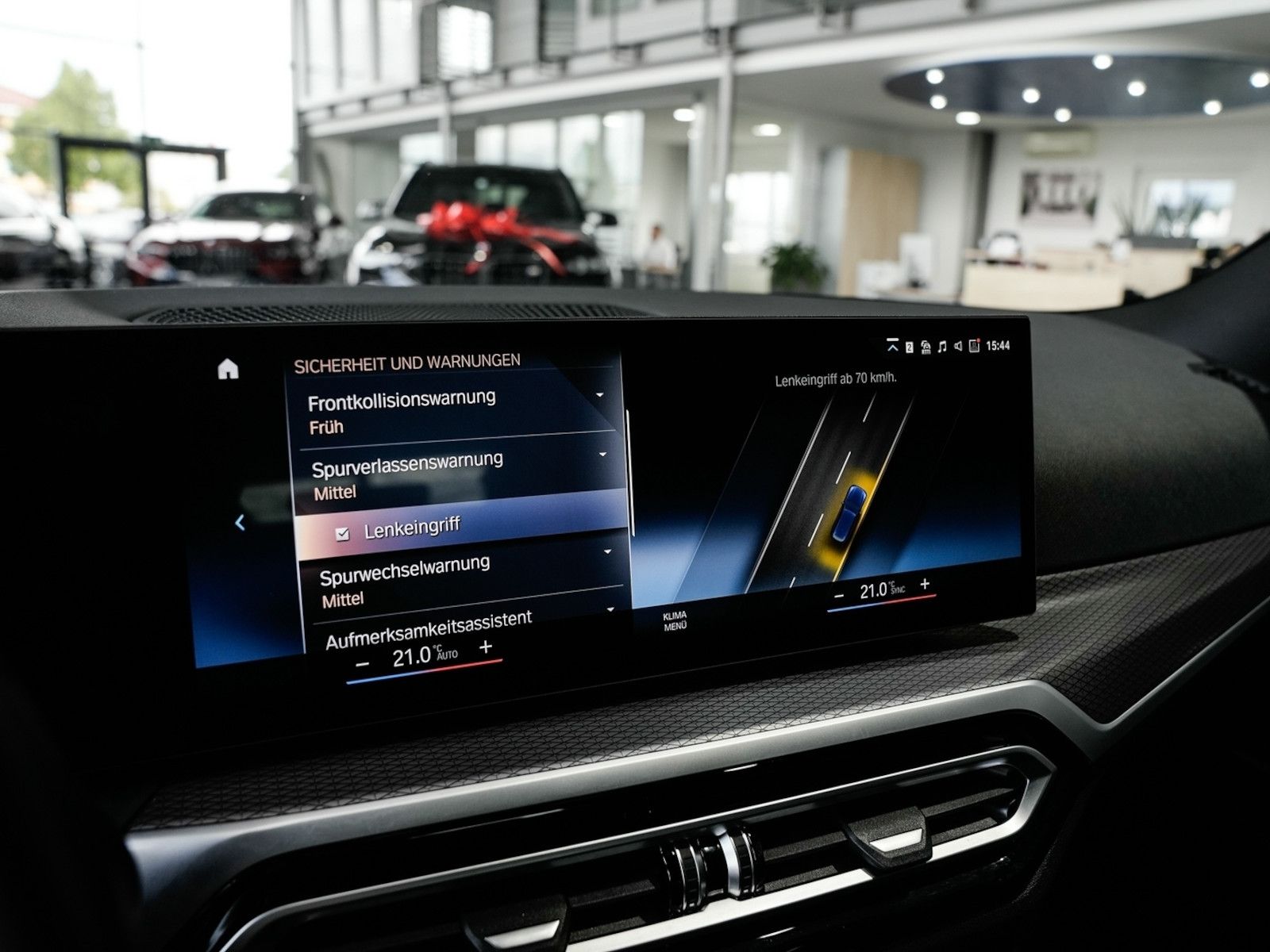 BMW 320d xDrive Touring M Sport - Samsaru's Car Outlet