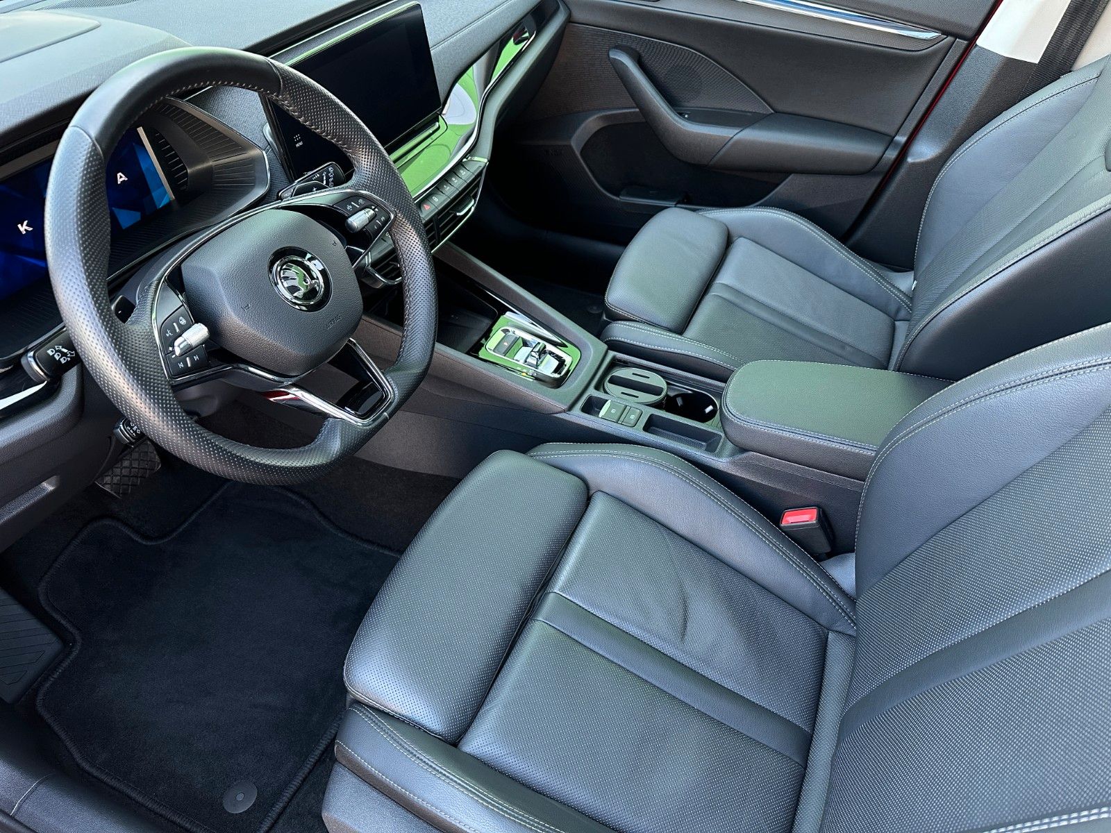 Skoda Octavia Combi 1.4TSi iV Style+ - Samsaru's Car Outlet