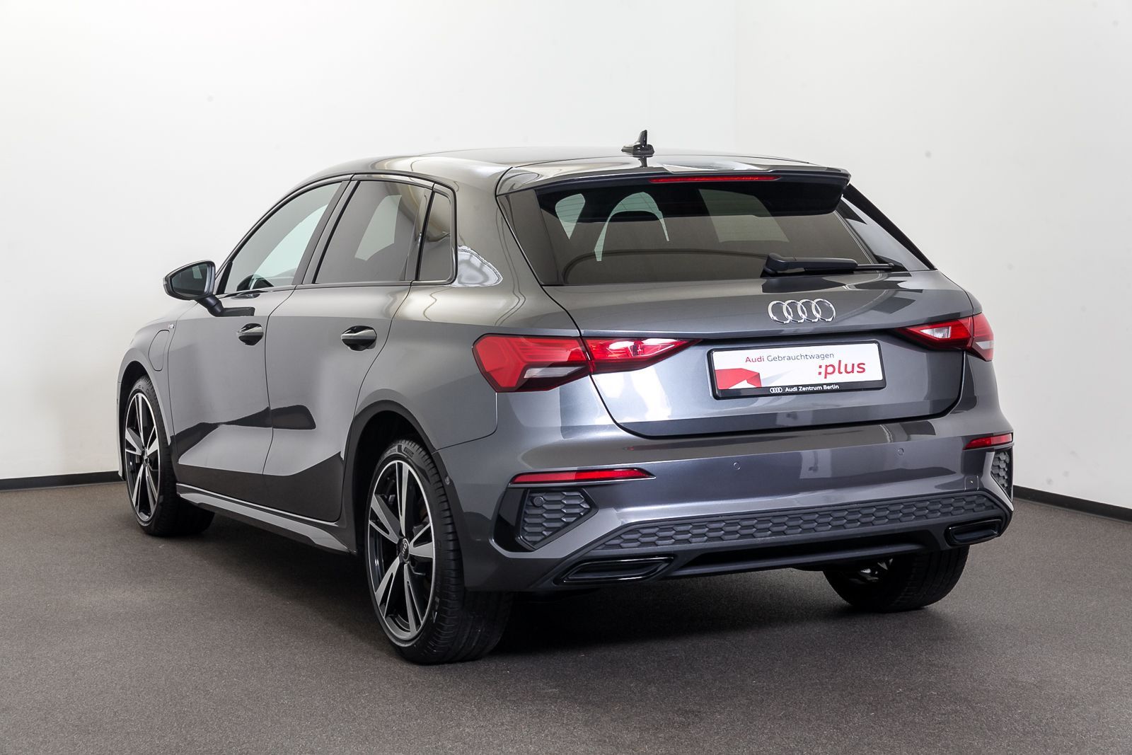 Audi A3 Sportback TFSI e S line - Samsaru's Car Outlet