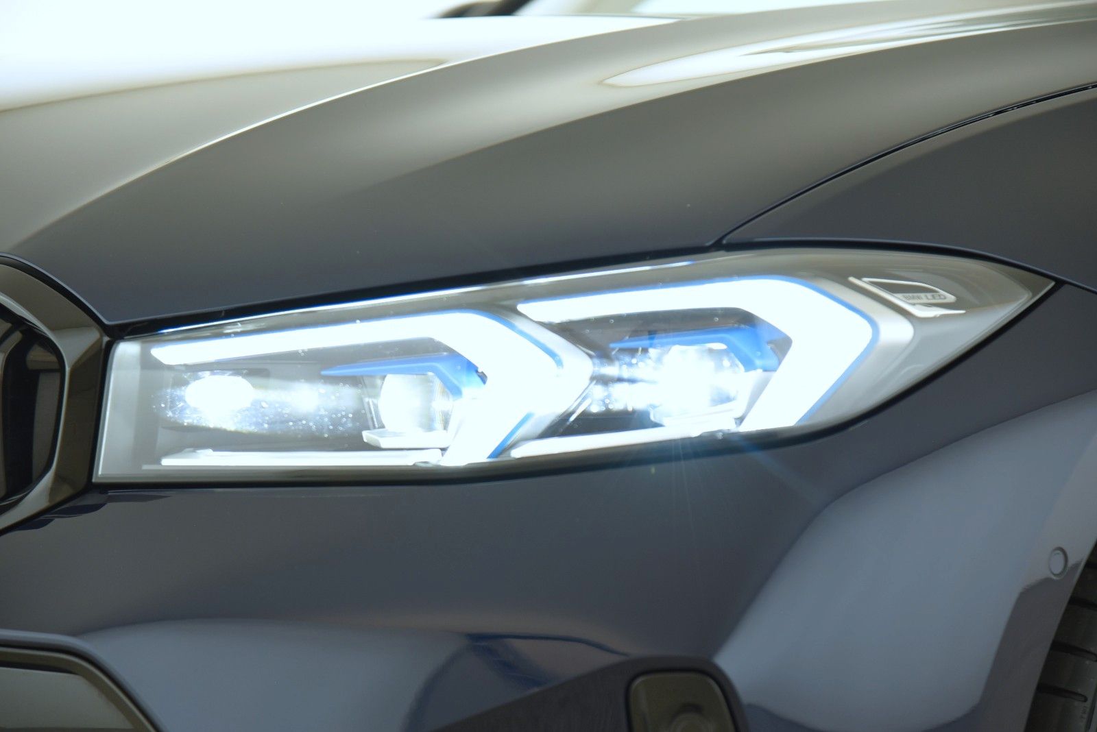 BMW 320d Touring xDrive M Sport - Samsaru's Car Outlet