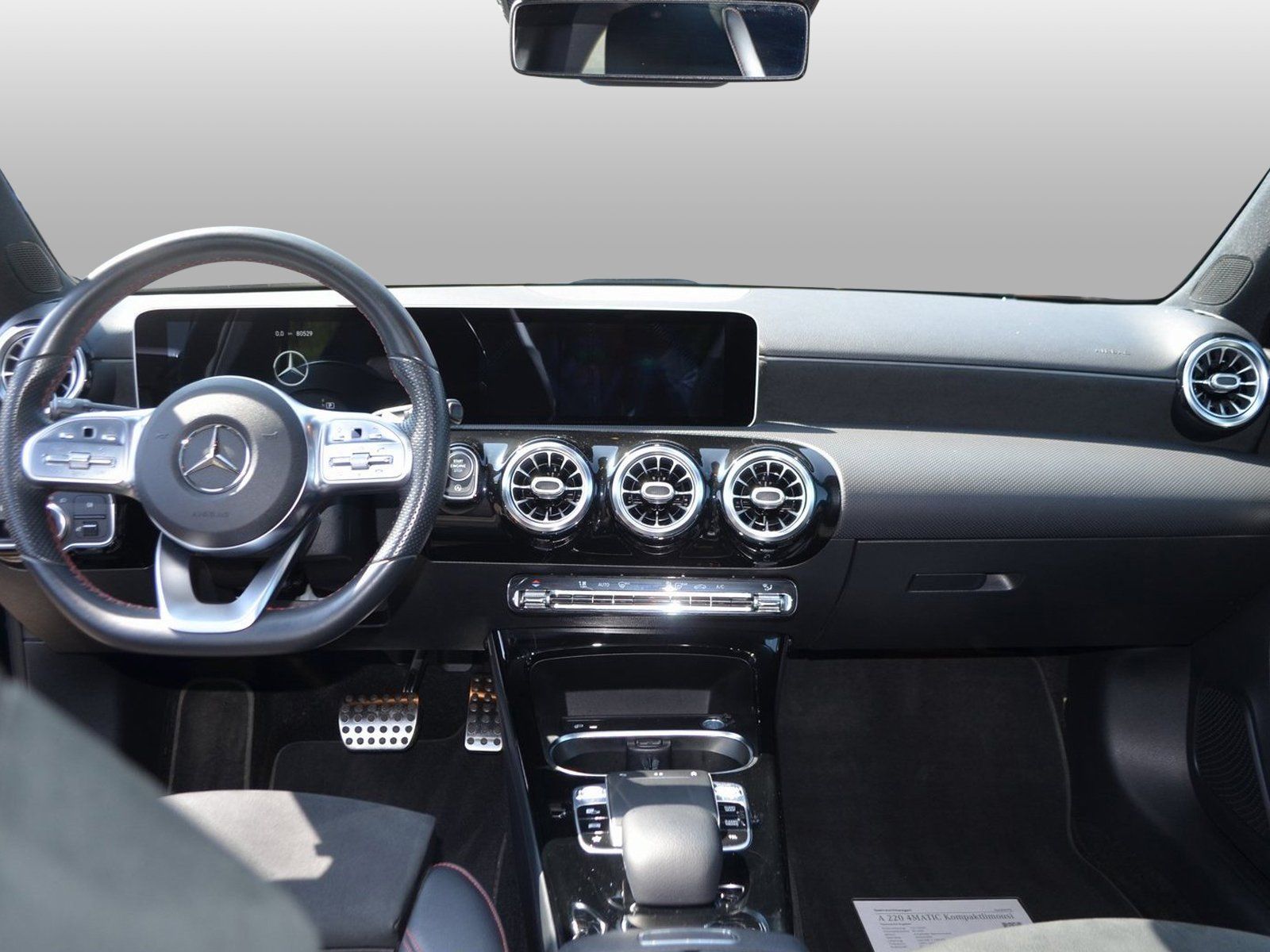 Mercedes-Benz 4MATIC Kompaktlim - Samsaru's Car Outlet