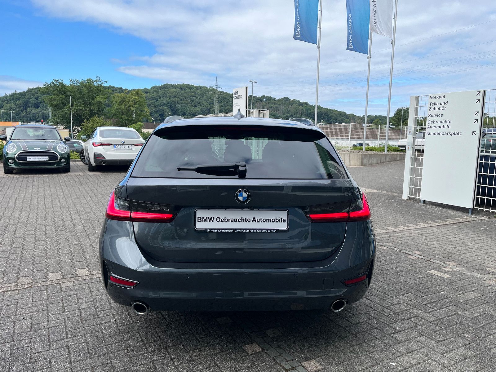 BMW 320iA G21 Tour - Samsaru's Car Outlet