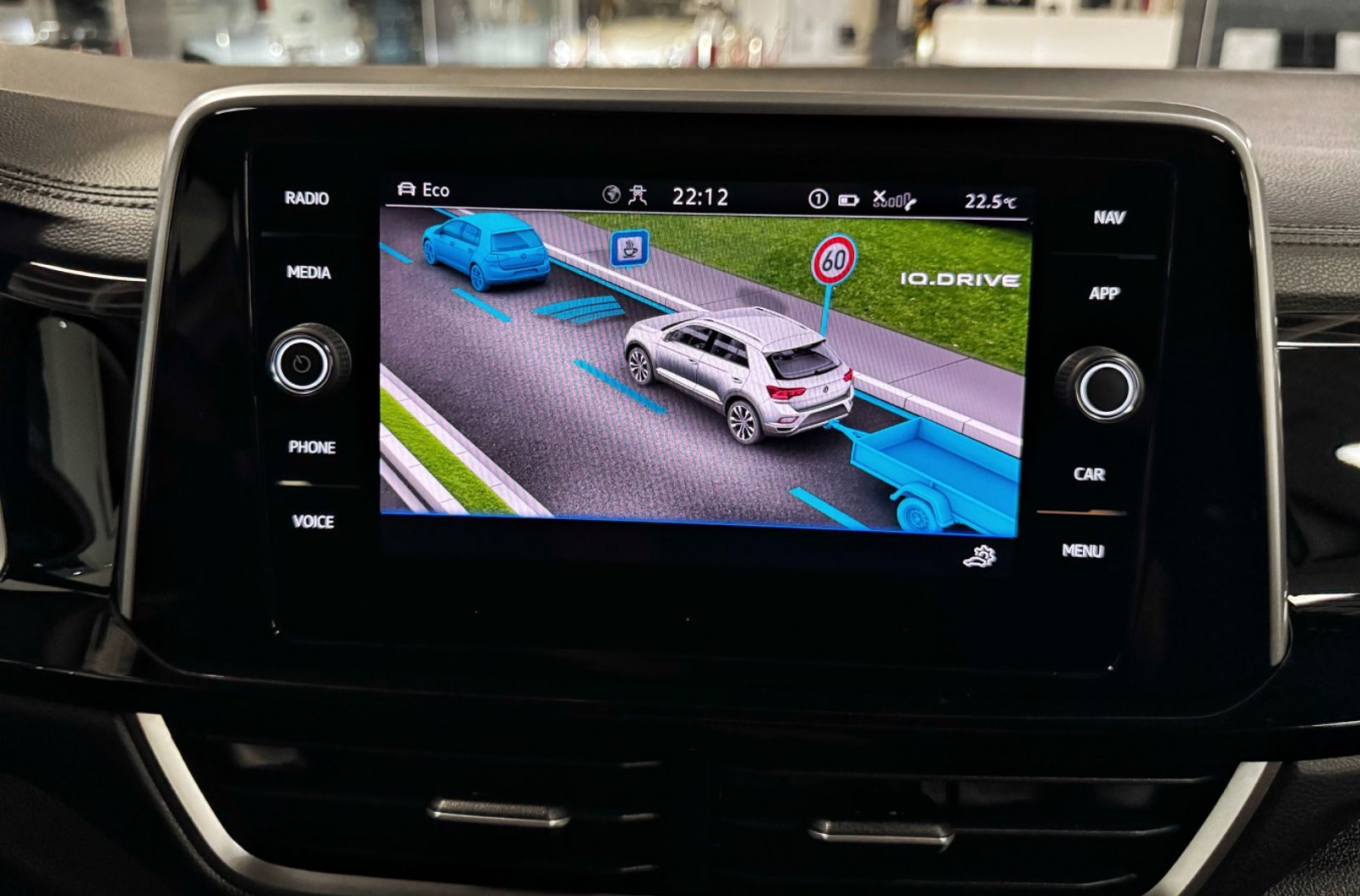 Volkswagen T-ROC 2.0TDI R-Line - Samsaru's Car Outlet