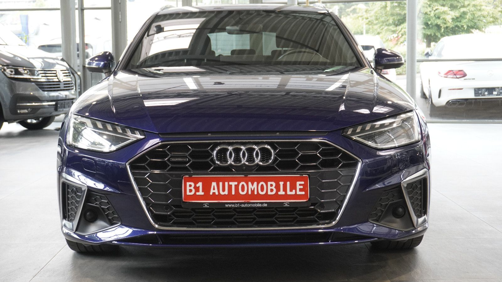 Audi A4 Avant 40 TFSI quattro S line - Samsaru's Car Outlet