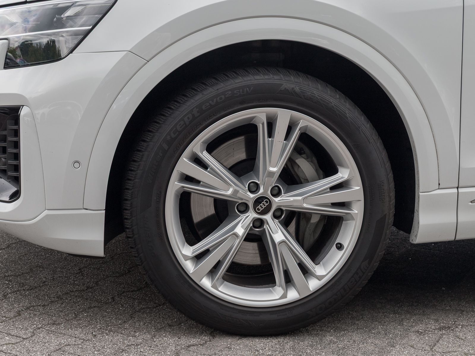 Audi Q8 55 TFSIe Q S LINE - Samsaru's Car Outlet