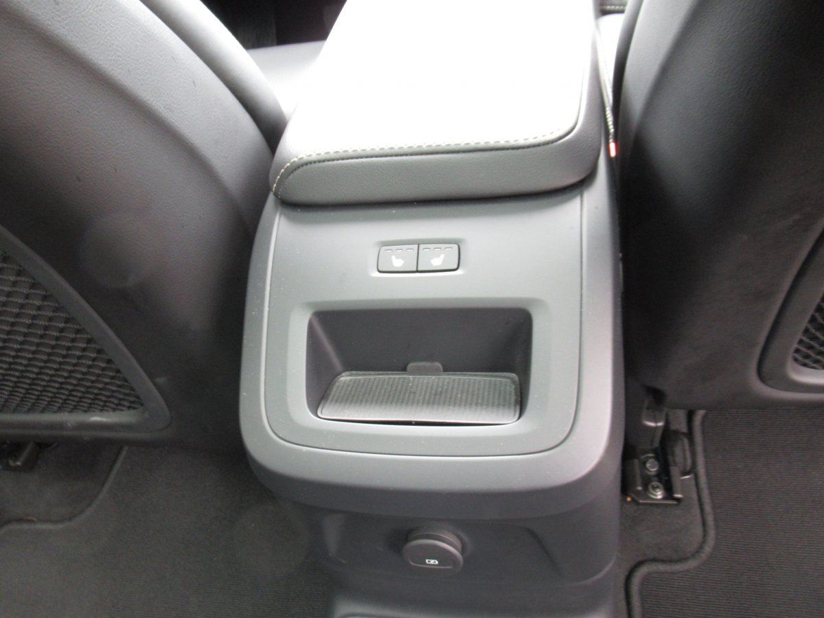 Volvo XC60 T6 AWD Plug-in Hybrid Black Edition Ultra