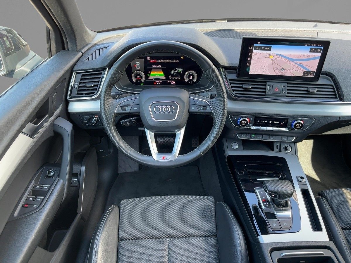 Audi Q5 TFSI e S line 50 quattro S tronic AHZV Matrix
