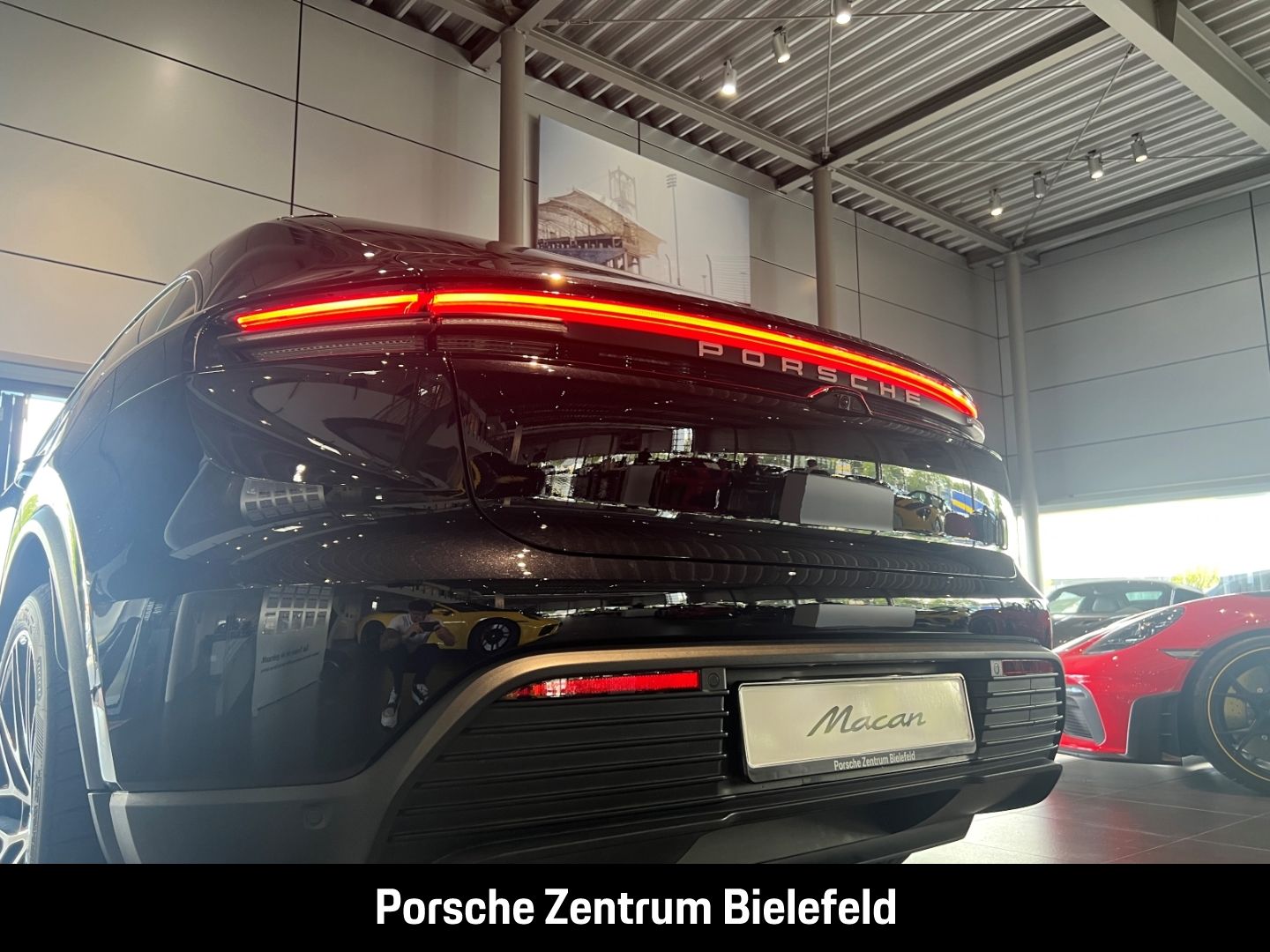 Porsche Macan 4S Burmester Rückfahrkamera Luftfederung
