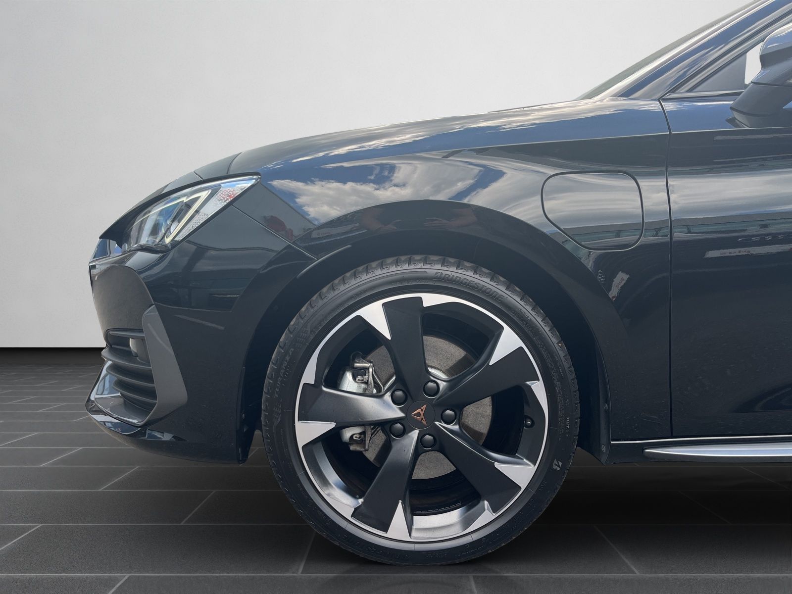 Cupra Leon Sportstourer 1.4 e-hybrid DSG - Samsaru's Car Outlet
