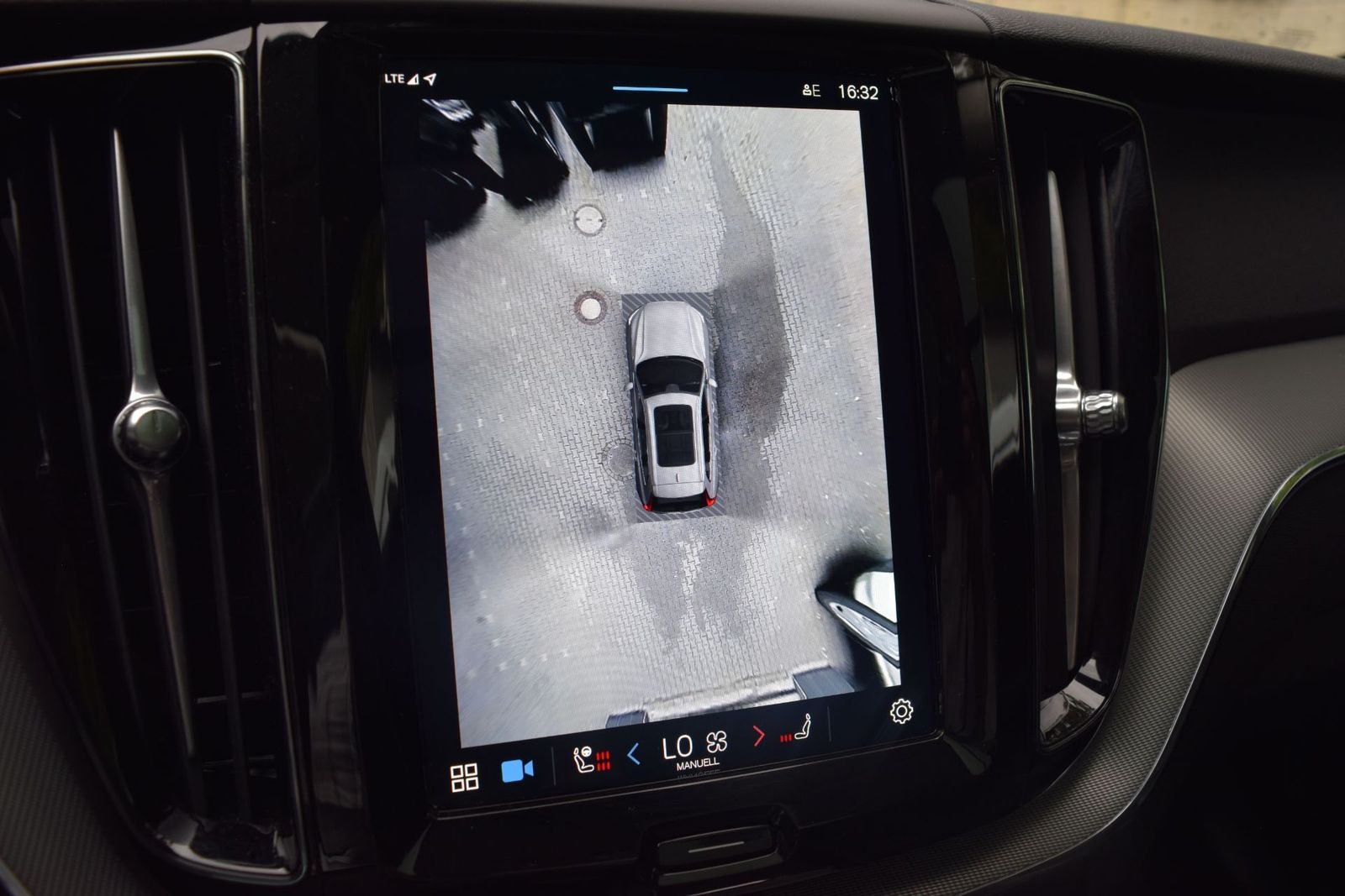 Volvo XC60 T8 AWD Plus - Samsaru's Car Outlet