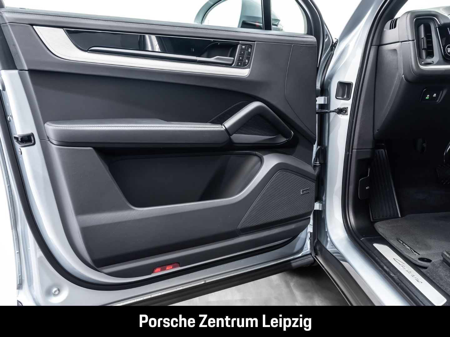 Porsche Cayenne E-Hybrid Coupe Massage el.AHK InnoDrive