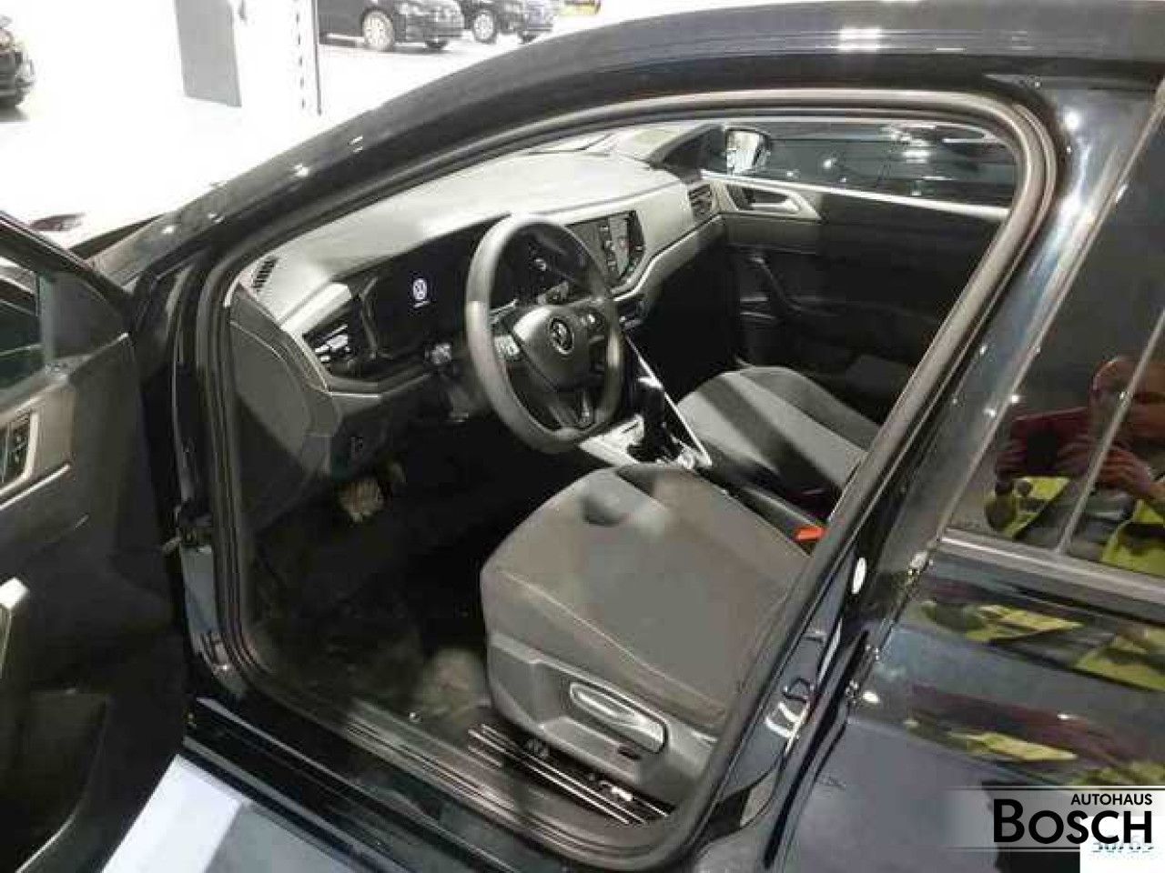 Volkswagen Polo 1.0 TSI Comfortline DSG - Samsaru's Car Outlet