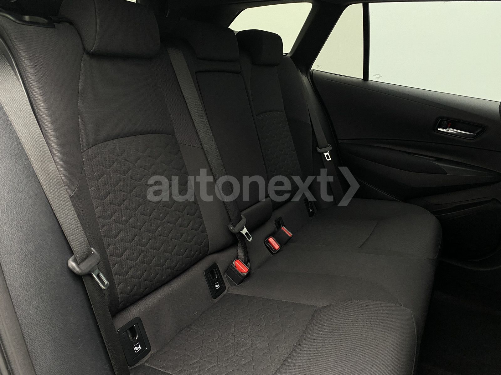 Toyota Corolla 2.0 Hybrid Business Edition - Samsaru's Car Outlet