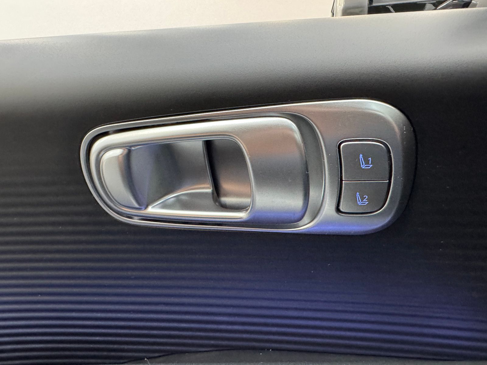 Hyundai IONIQ 6 77,4kWh 325ps 4WD Uniq PANO & DIGI NON
