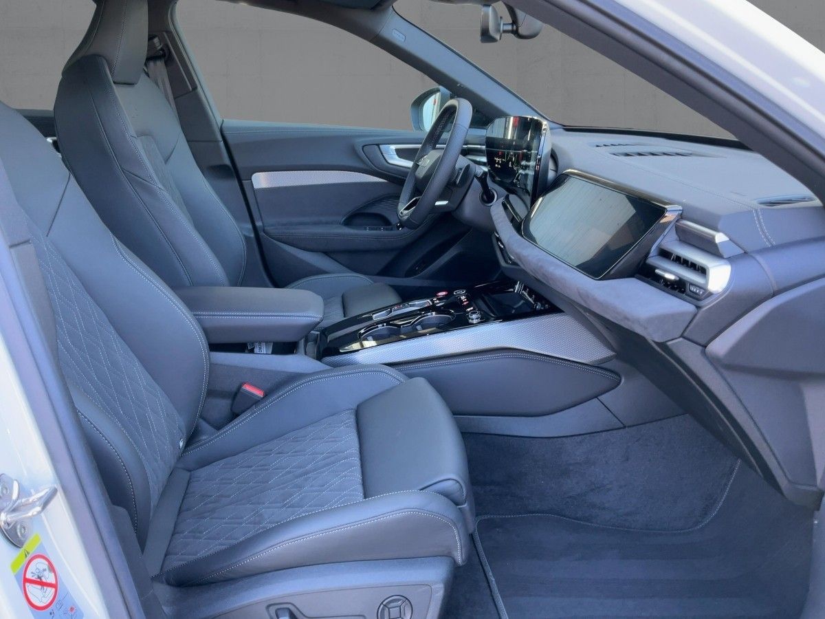 Audi A5 Avant e-hybrid 220kW S-LINE MATRIX+NAVI+ACC