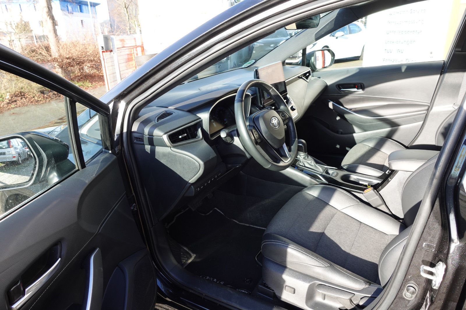 Toyota Corolla 1,8 Hybrid Team D TS Uber