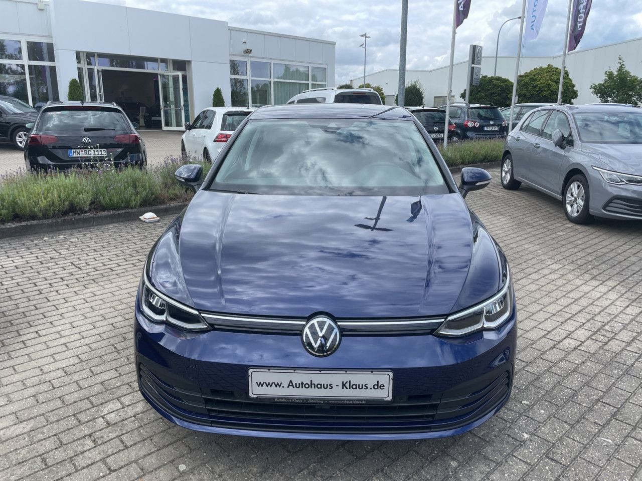 Volkswagen Golf VIII 1.5 eTSI - Samsaru's Car Outlet