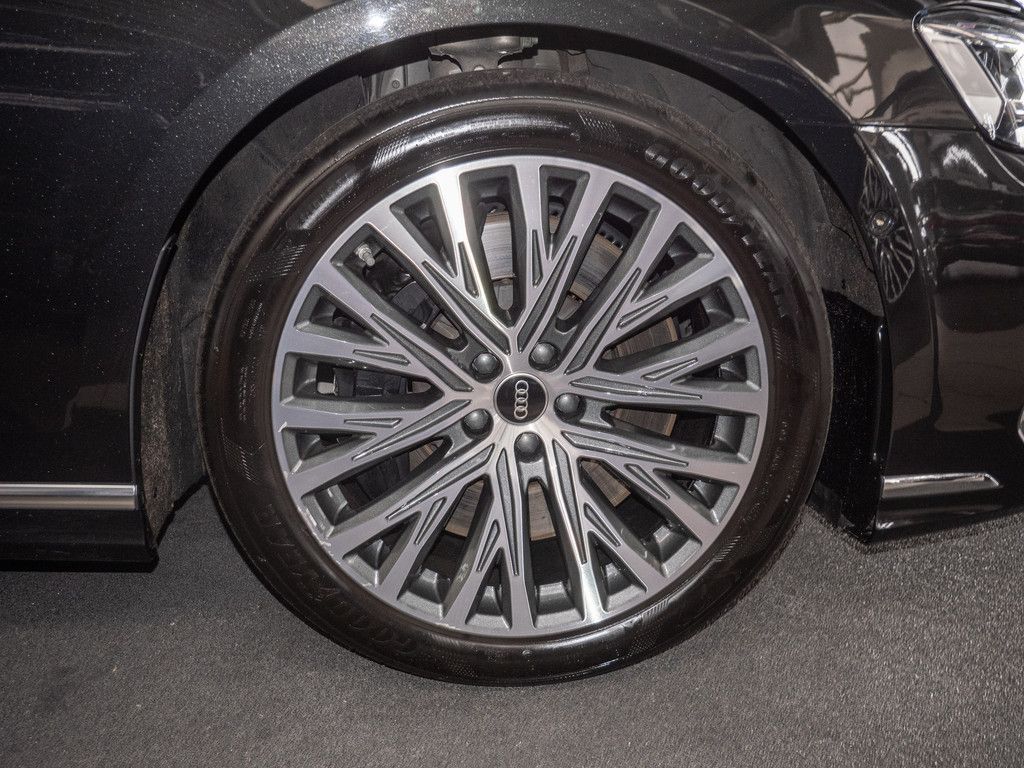 Audi A8 60 TFSI e L quattro - Samsaru's Car Outlet