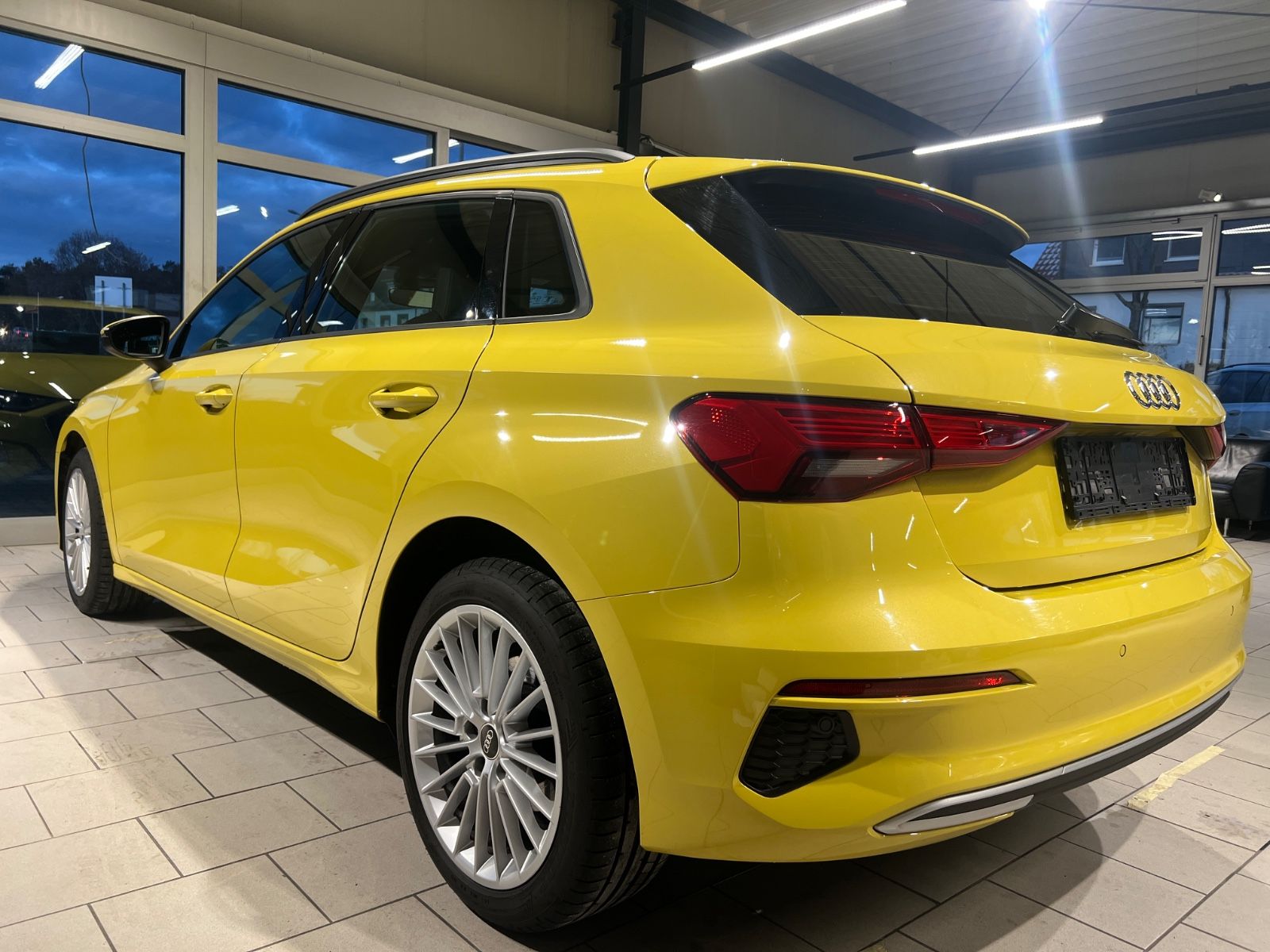 Audi A3 Sportback 35 TDI S-LINE*NAVI*Virtual*LED*18*