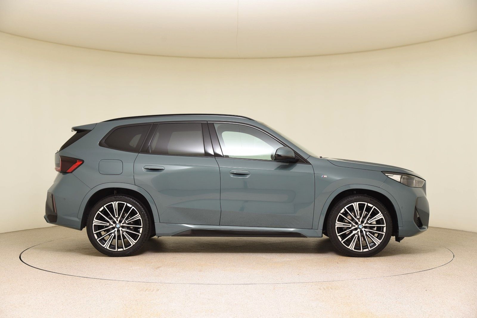 BMW X1 xDrive23d M Sportpaket - Samsaru's Car Outlet