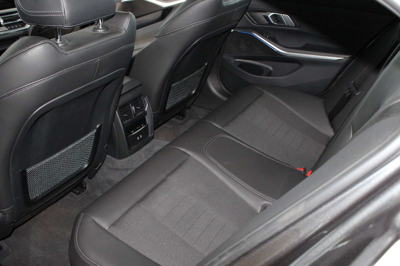 BMW 320d xDrive Sport Line Live Cockpit Navi LED