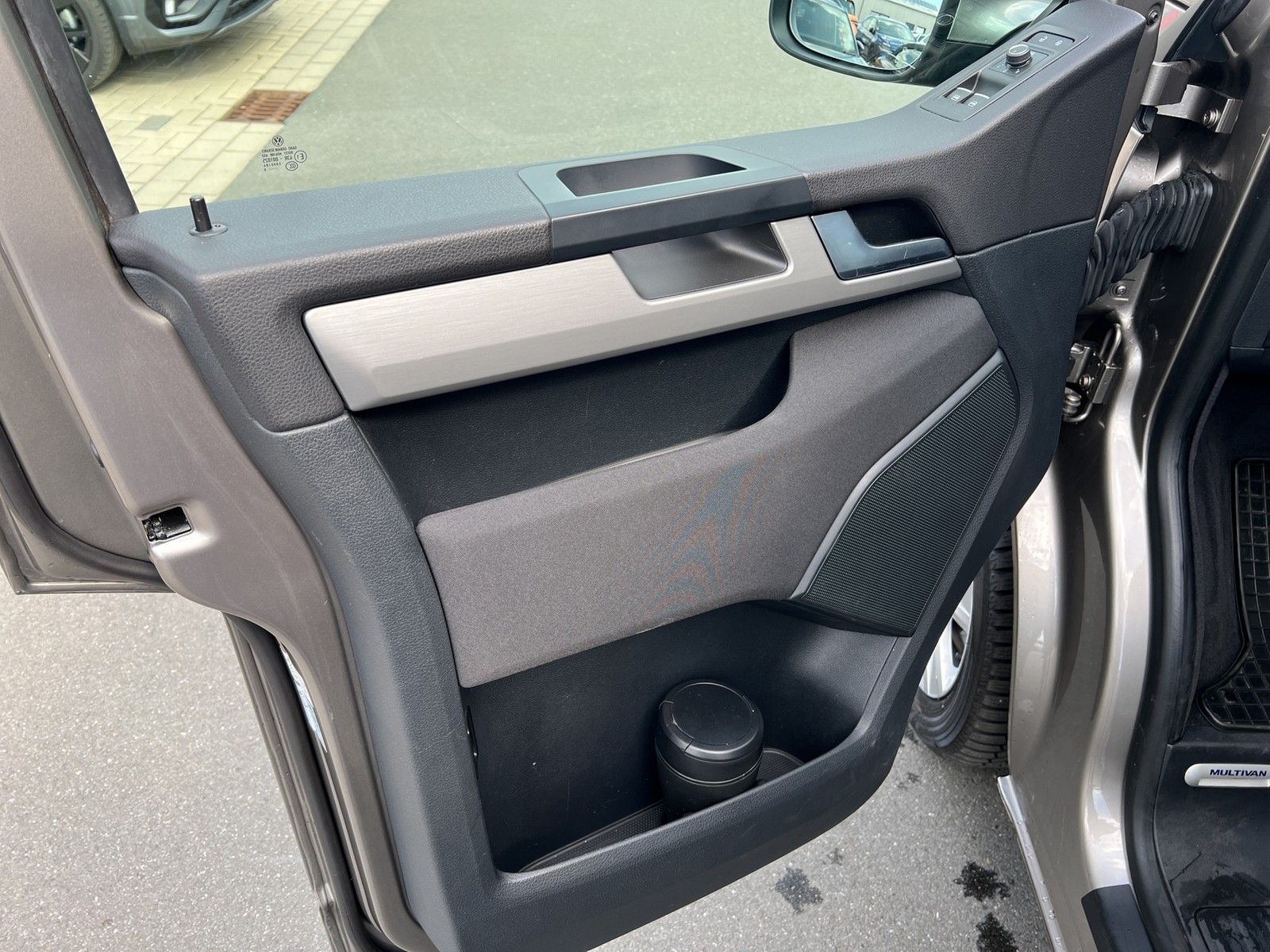 Volkswagen T6 Multivan 2.0 TDI 4M DSG - Samsaru's Car Outlet