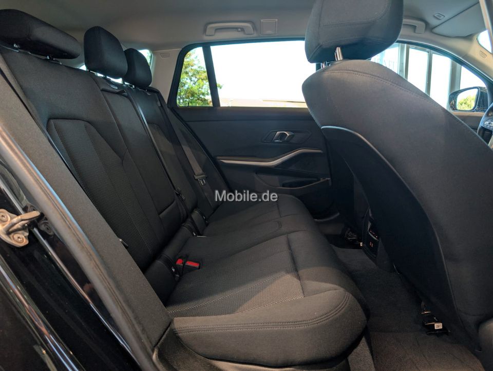 BMW 320d xDrive Touring - Samsaru's Car Outlet