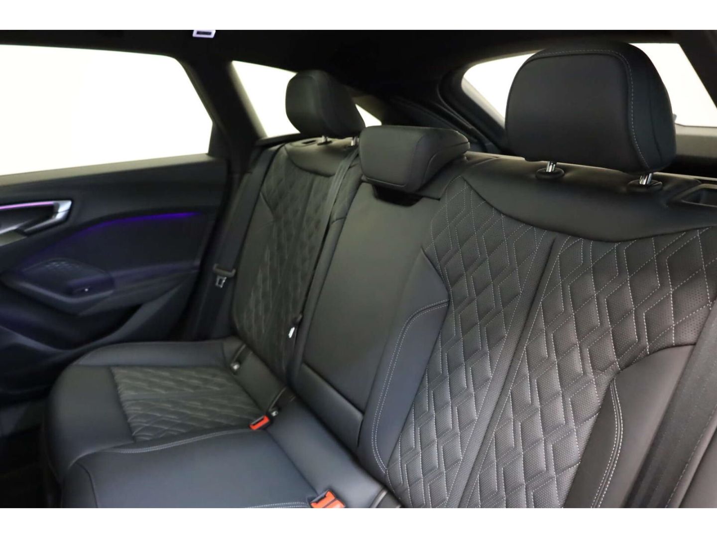 Audi A5 Avant e-hybrid quattro S line edition one B&O
