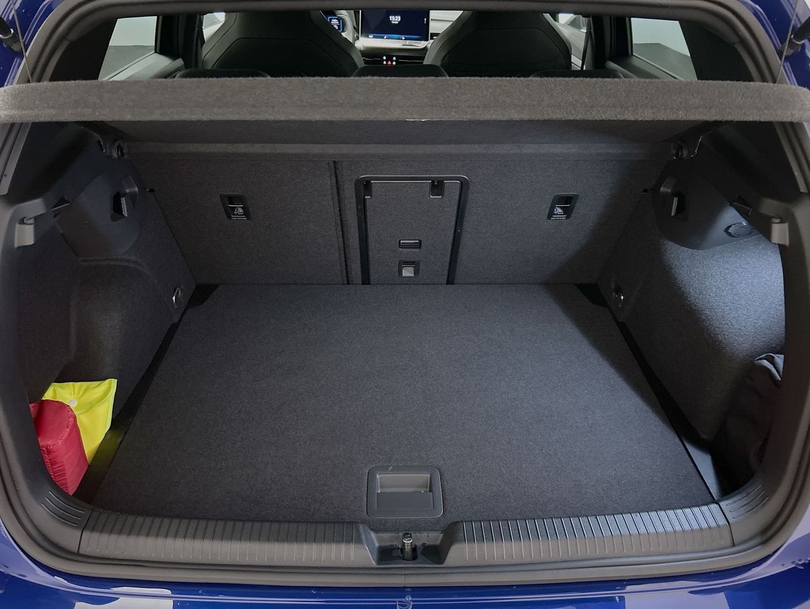 Volkswagen Golf VIII 1.5 eTSI DSG R-Line CarPlay Black ACC