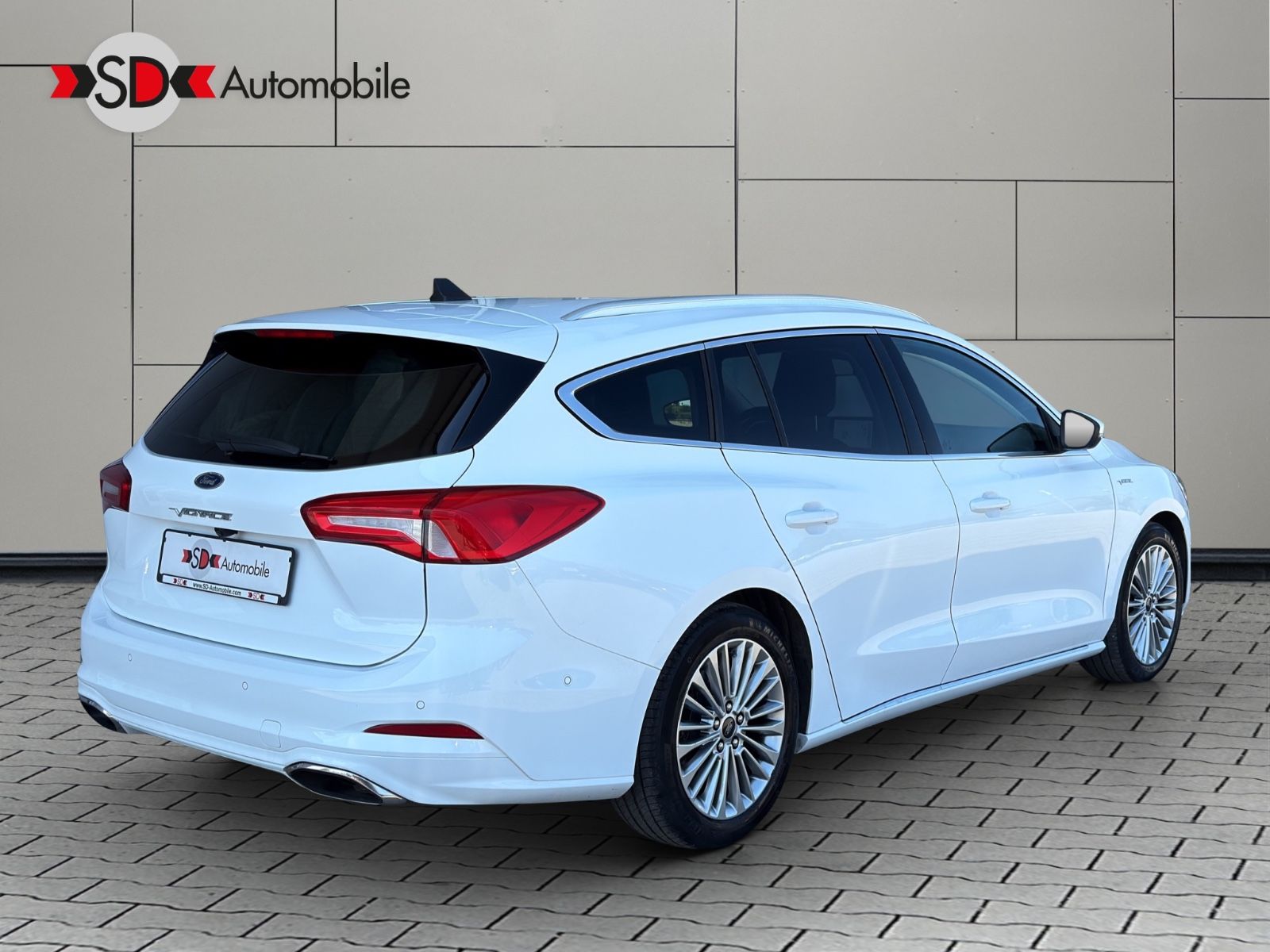 Ford Focus 2.0 Vignale - Samsaru's Car Outlet
