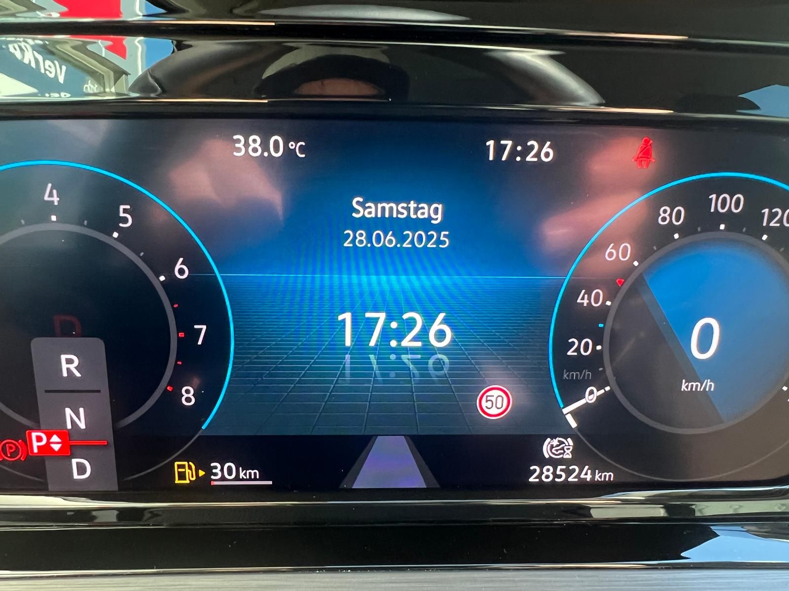 Volkswagen Golf 2.0 TSI Style 4Motion - Samsaru's Car Outlet