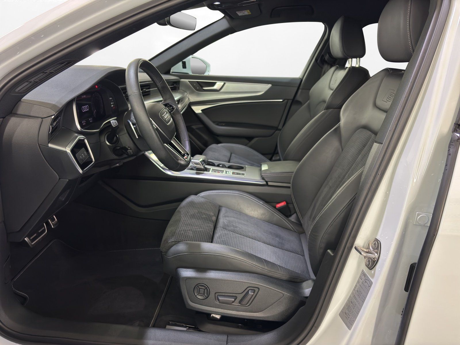 Audi A6 Avant 55 TFSI e quattro S tronic S line | AHK