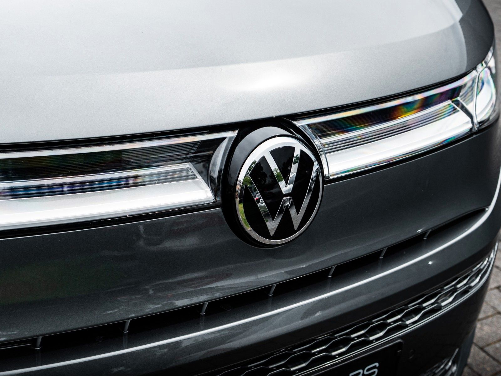 Volkswagen T7 Multivan LANG 100% VOLL TSDHZG LEDER PANO