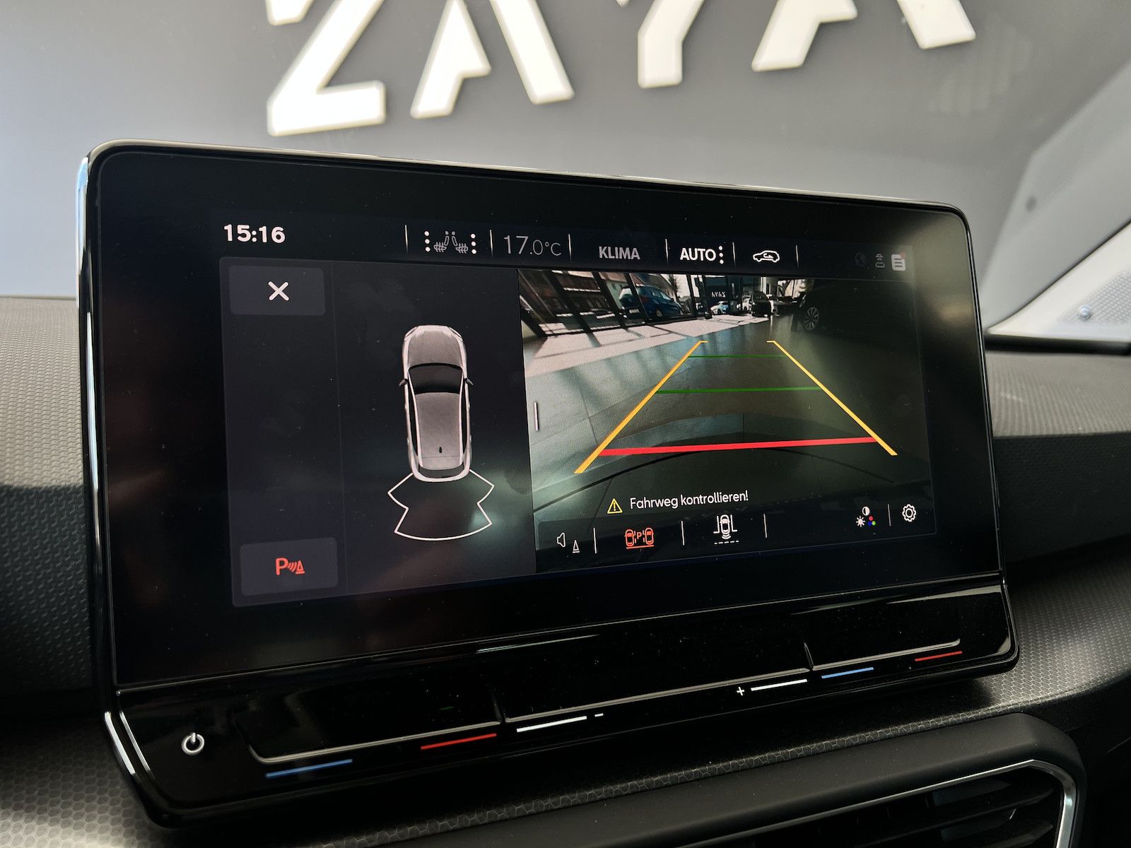 Seat Leon 2.0 TDI Style - Samsaru's Car Outlet